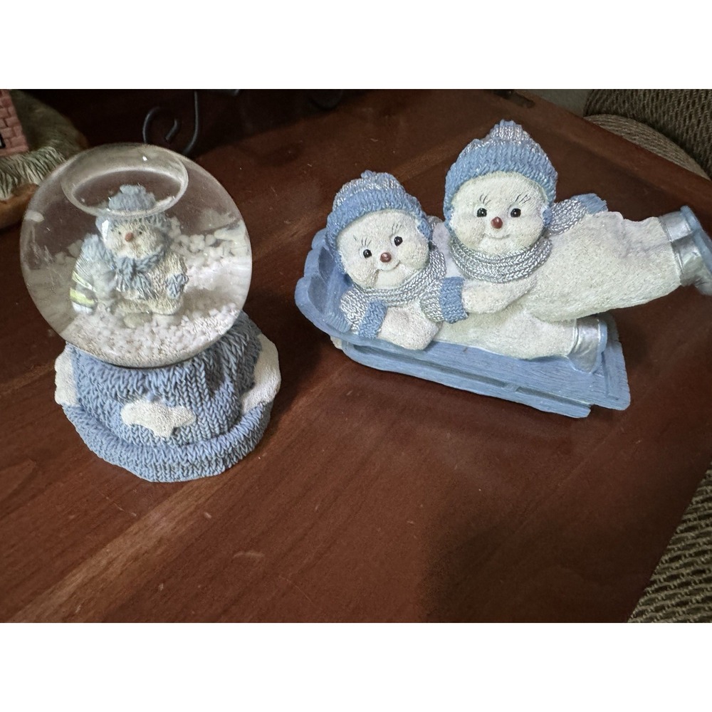 Vintage 1999 Snow Buddies Figurine & Snow Globe Lot Blue Knit Sledding Skating